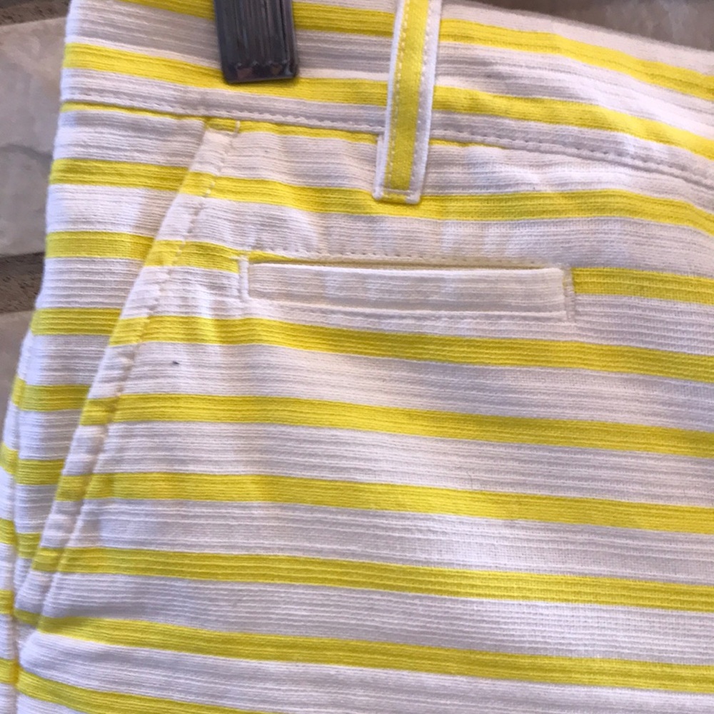 GAP SHORTS - Picture 2 of 5